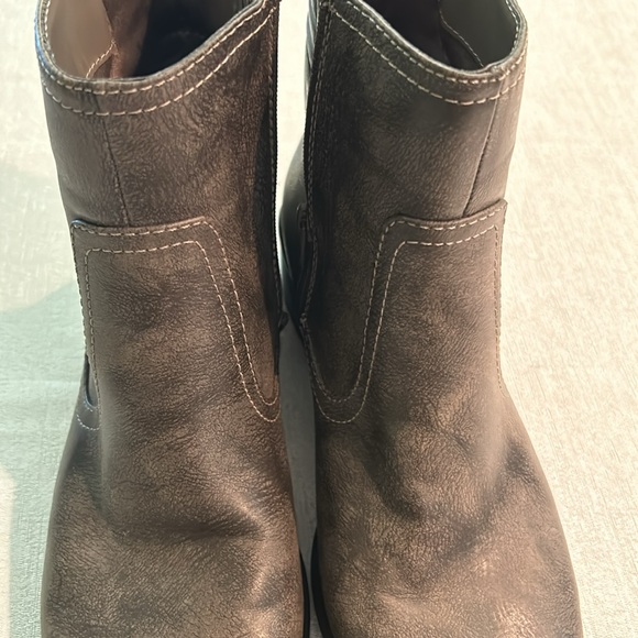 Anne Klein Sport Taupe Aklanette Booties Zip w/ Buckle Size 8 Like new condition - Picture 11 of 14